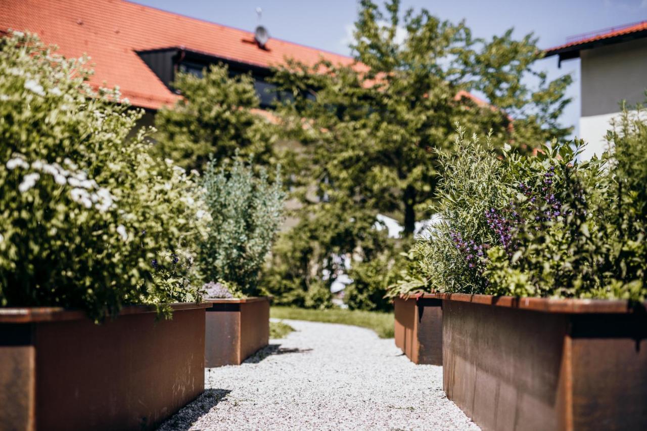 Angermuehle Landgasthof Altenmarkt an der Alz Exterior foto